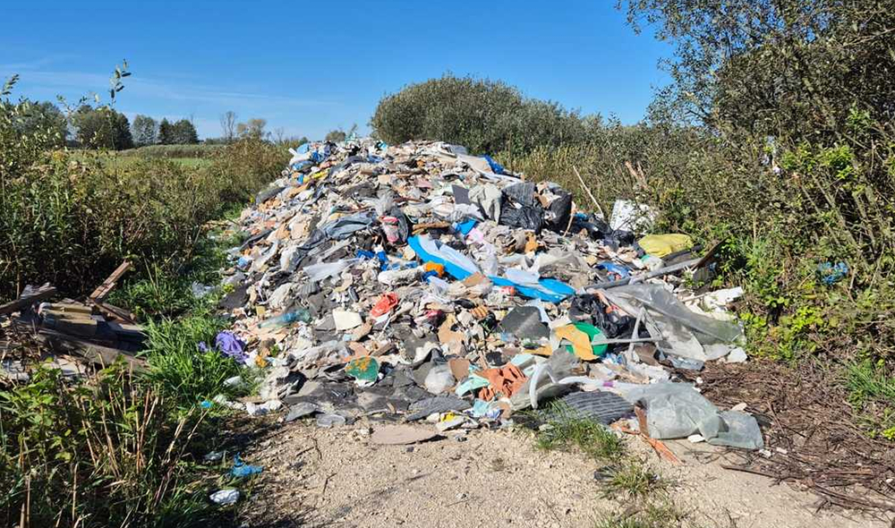 Odpady zablokowały gminne drogi