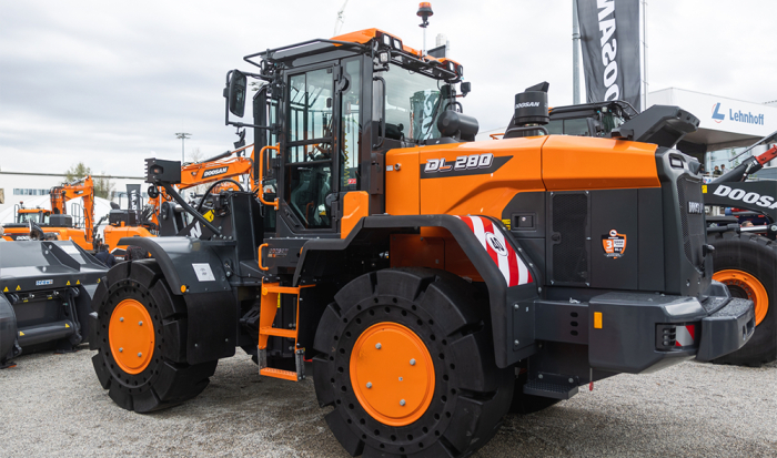 Doosan poprawia bezpieczeństwo operator&oacute;w