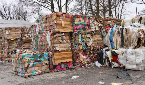 Jak sieci handlowe zarządzają odpadami? Raport