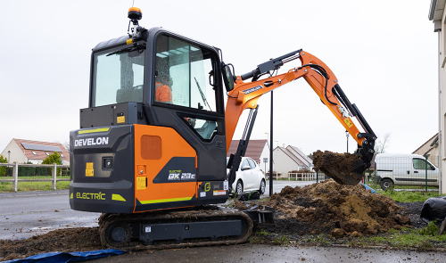 Nowość - elektryczna mini Develon